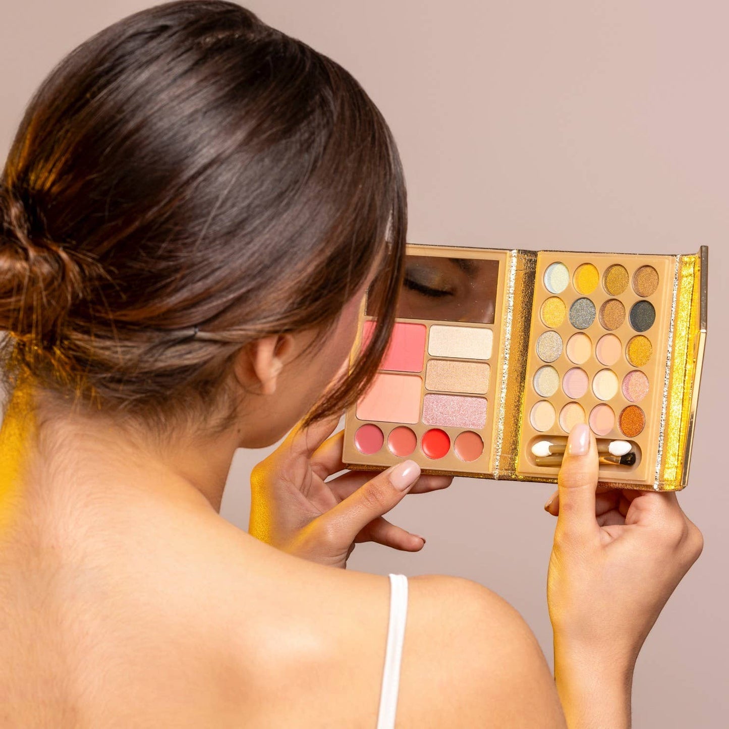 MAGIC STUDIO DIAMOND ON THE GO SMINKPALETT